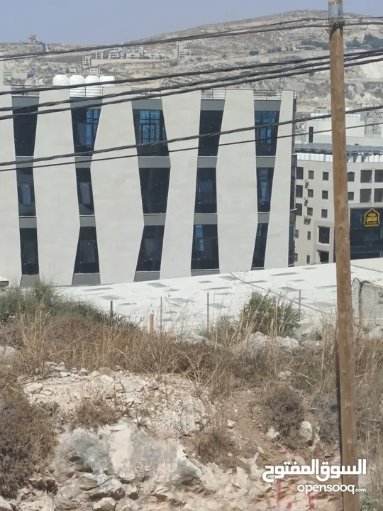شقه مشطبه جاهزه في منطقه استثمارية تصلح للإستثمار لسكن الطالبات أو السكن العائلي خلف مطعم بحري .
