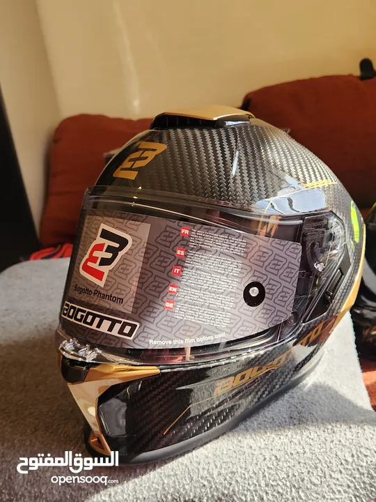 خوذة بوجوتو كاربون فايبر bogotto phantom carbon