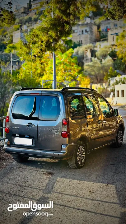 بيجو بارتنر تيبي  Blue HDi يد أولى  فحص نخب  سيارة مميزة ونظيفة  تنازل فوري عند الدفع كاش