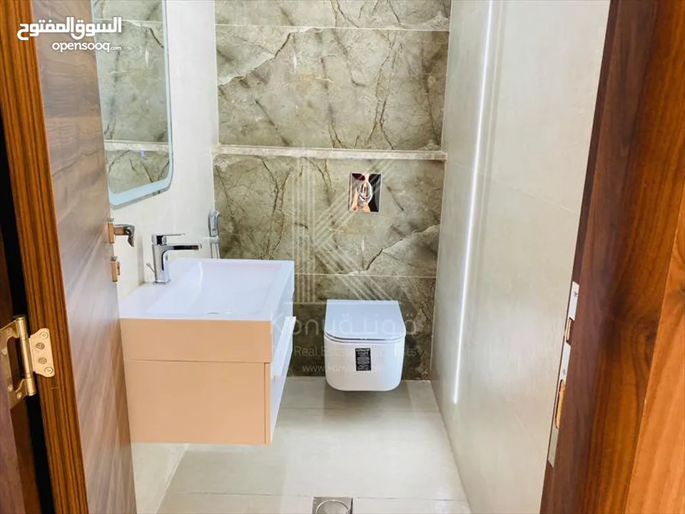 شقة مميزة للبيع في عمان - ضاحية النخيل - طابق شبه أرضي