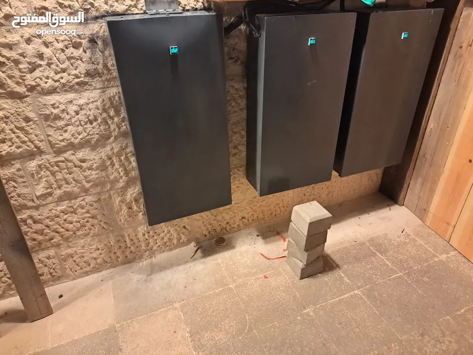 بطاريات ليثيوم للطاقة الشمسية وانفيرترات بسعر مغري