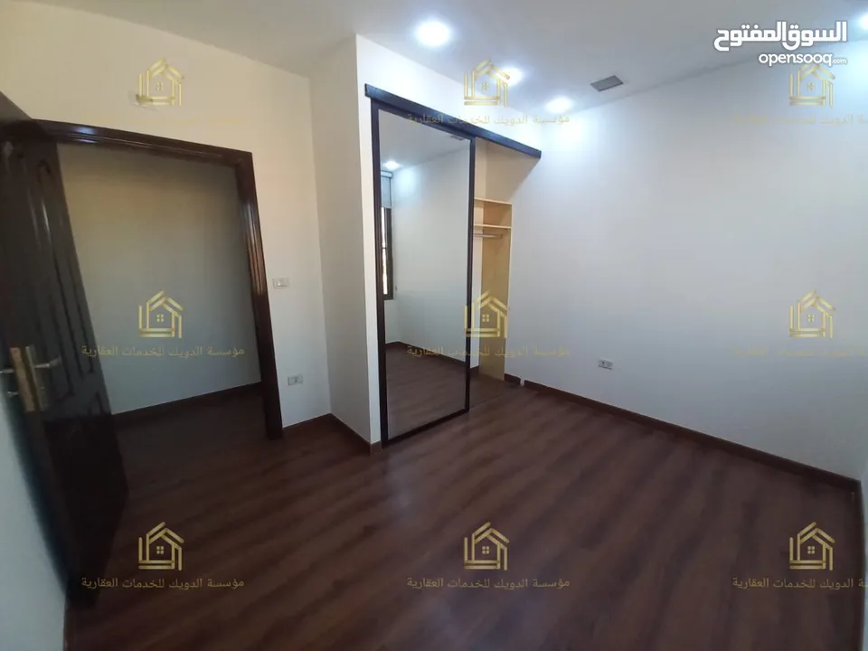 روف مميز - دير غبار - 3نوم 1ماستر - 200م - ترس بإطلالــــه بانوراما