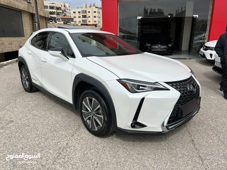 ليكزس UX300e كهربائية اعلى اضافات 2021
