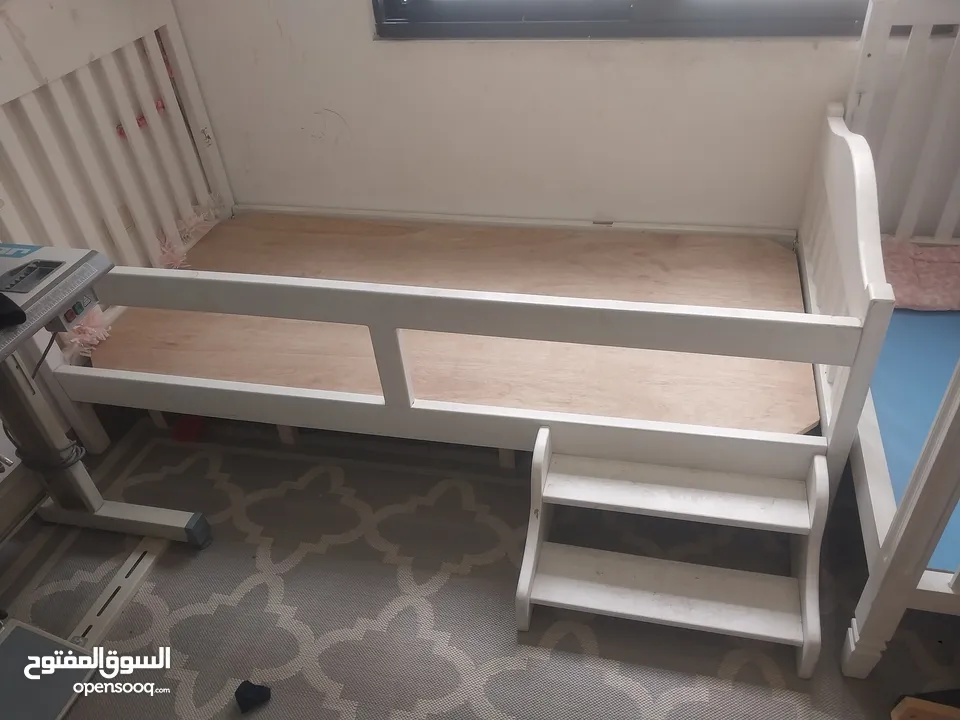 سرير أطفال