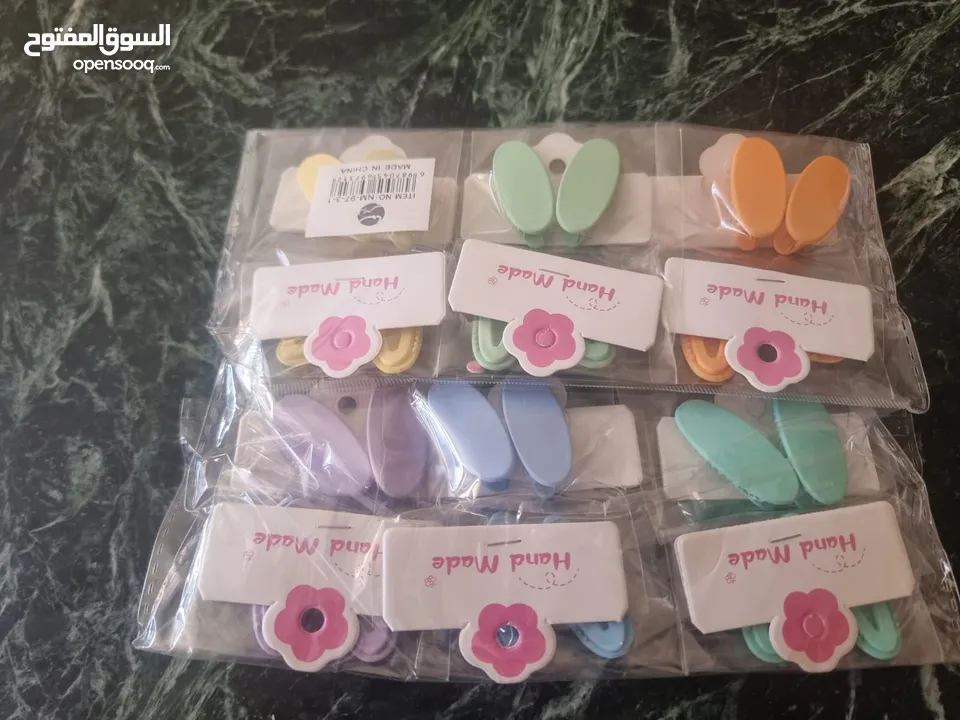 اكسسورات بسعر ه 90 درزن اشكال وانواع مختلفه مطلوب 500 دينار
