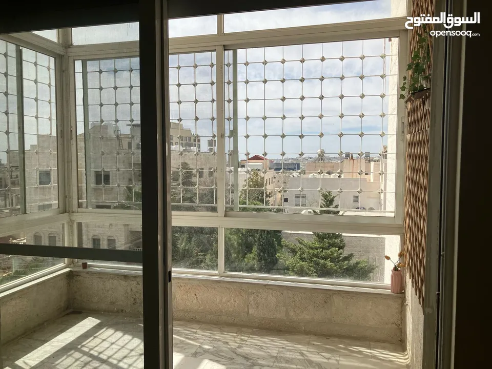 شقة فارغة - دير غبار - 3نوم 1ماستر - 200م - بلكونتين بإطلالــــه مميزة - قرب الخدمات - موقع هادئ