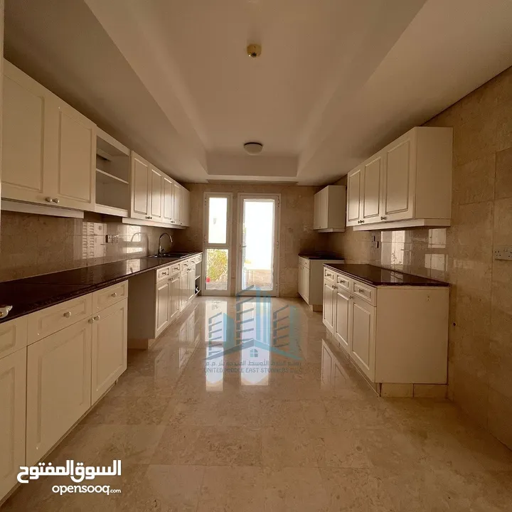 Beautiful 4 BR Compound Villa in Qurum