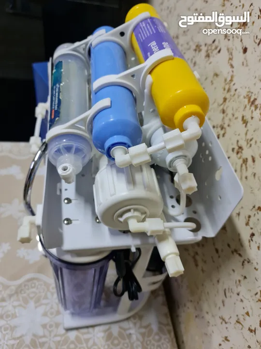 فلتر مياه تايواني حفر 9مراحل مع UV وساعه ضغط وستاند بسعر مغري