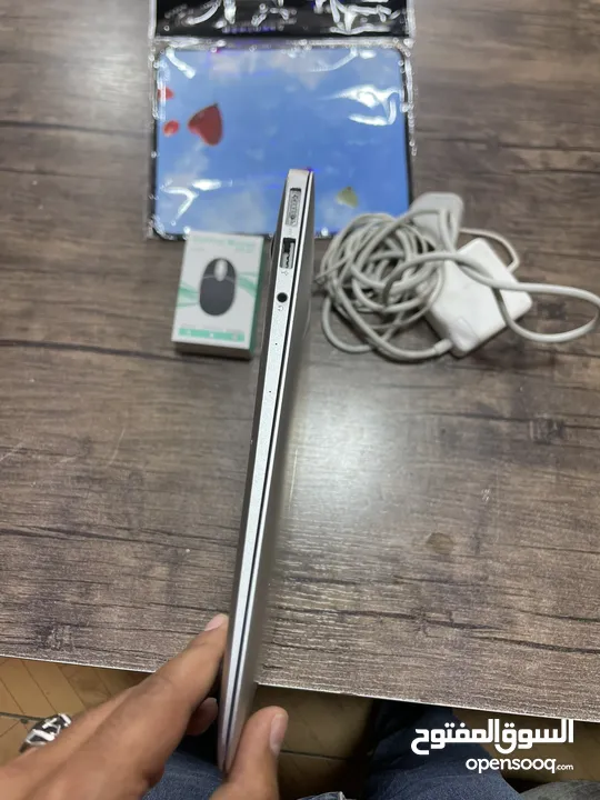 MAC BOOK AIR 2014 بحالة لجديد بسعر 165 دينار