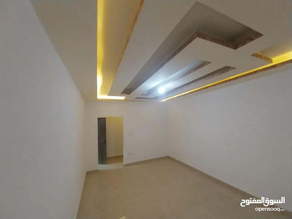شقه ديلوكس للبيع بسعر مغري