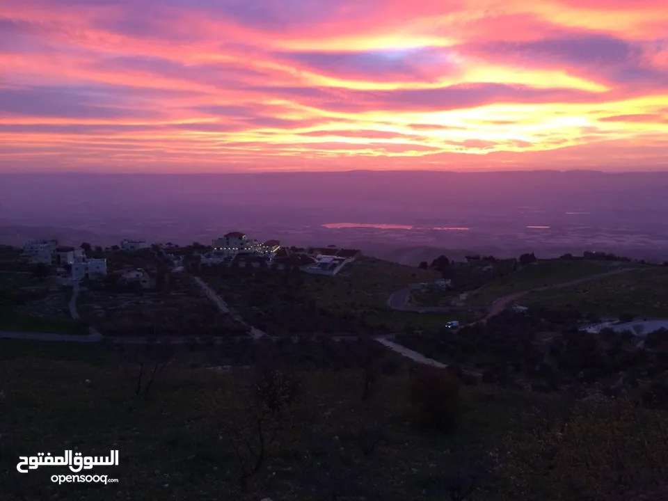فيلا 500م على قطعة ارض (3,450م) 3دونم ونصف تقريبا مغاريب السلط ذات اطلالة مميزة جدا