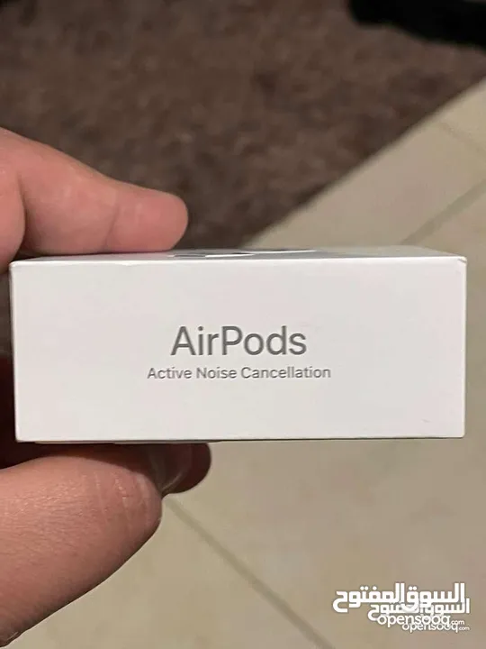 أختار الأصلي وريح راسك النسخة الأحدث والأقوى  بطارية تصل إلى 5ساعات من الأستخدام Apple AirPods 4 AN