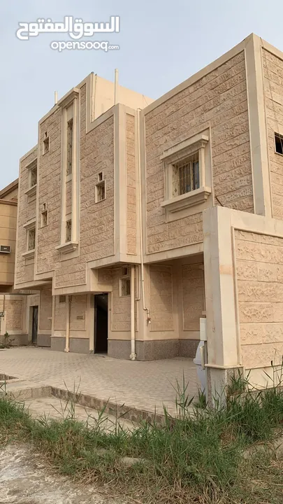 عمارة سكنية للبيع بالدمام