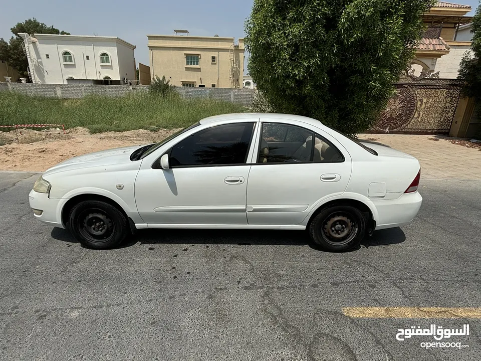 Nissan Sunny 2012