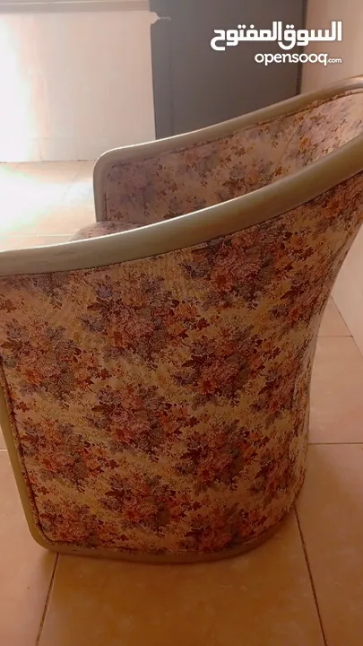 كنب مستعمل بحاله جيدة ب 400 شيكل