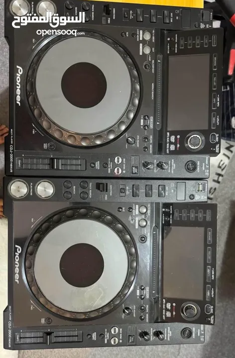 Pair Pioneer CDJ-2000 nexus