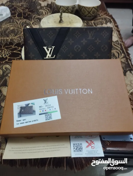 LOUIS VUITTON