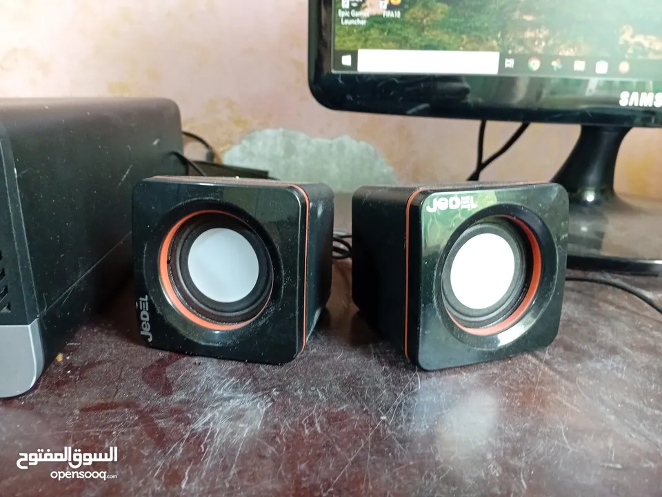 كمبيوتر HP جيل ثامن كامل مع جميع أغراضه ويندوز 10 مفعل أصلي الجهاز طياره حرفيا