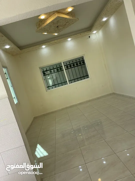 شقه للايجار في جبل طارق طابق ثاني