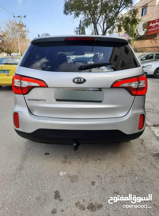 كيا سورينتو 2012