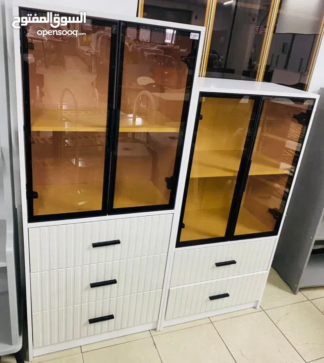 خزانة العرض الفاخرة – ترتيب + فخامة + أناقة بقطعة وحدة