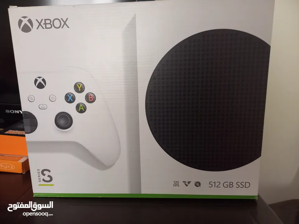 اكس بوكس سيريس اس بسعر لقطه ونضيف مع يد اصليه ما فيها أي عطل تواصل عن طريق سوق المفتوح