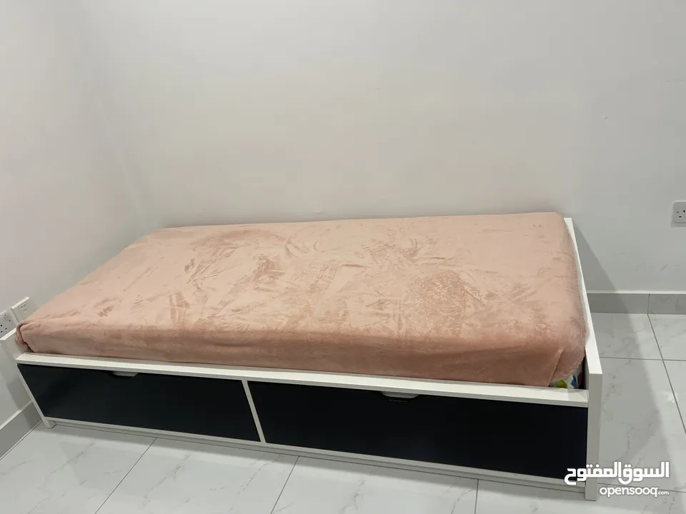 Day bed with two storage drawers and mattress almost never used 50 KD  + 2 free comforter 150x200 cm