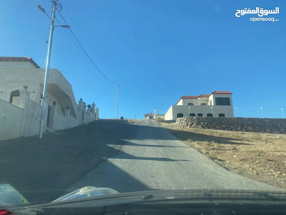 قطعة ارض للبيع ( ام رمانة )  واصل جميع الخدمات (حي القاسم )