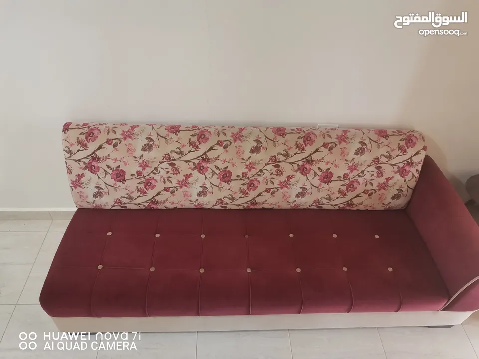 كورنر للبيع لون بيج جميل جدا حرف L يوجد معة بفة طقم استعمال بسيط