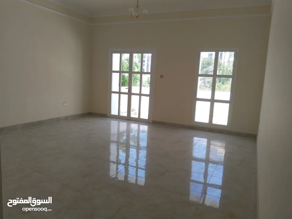 6Me33-Luxurious modern 5+1BHK Villa for rent in Qurm near Al Shati Street.