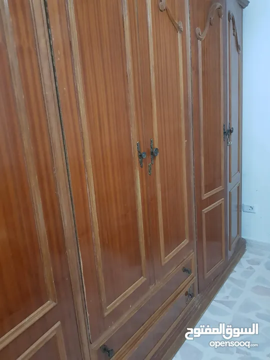 غرفة نوم حفر زان بحالة جيدة