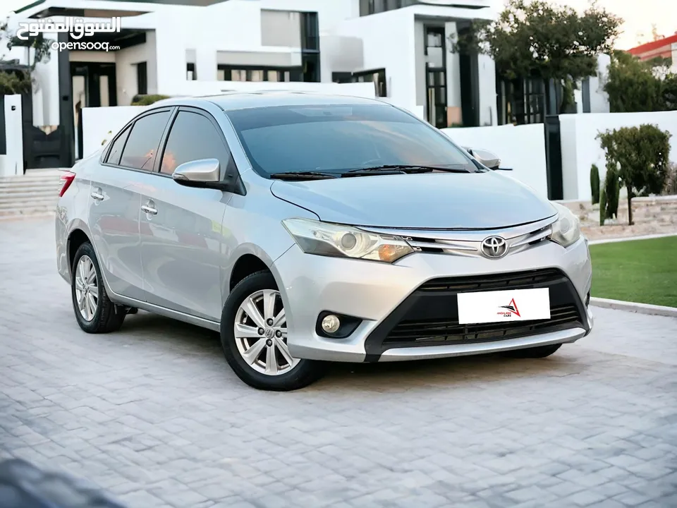 AED 940 PM  TOYOTA YARIS SE  2015  GCC  WELL MAINTAINED