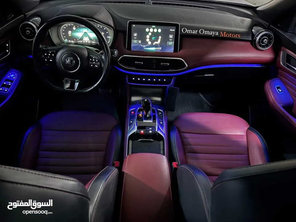 الغرفة الحمراء المميزة  MG EHS Luxury Plug-in Hybrid