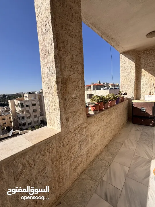 شقة طابق اخير 220م للبيع ضاحية الرشيد