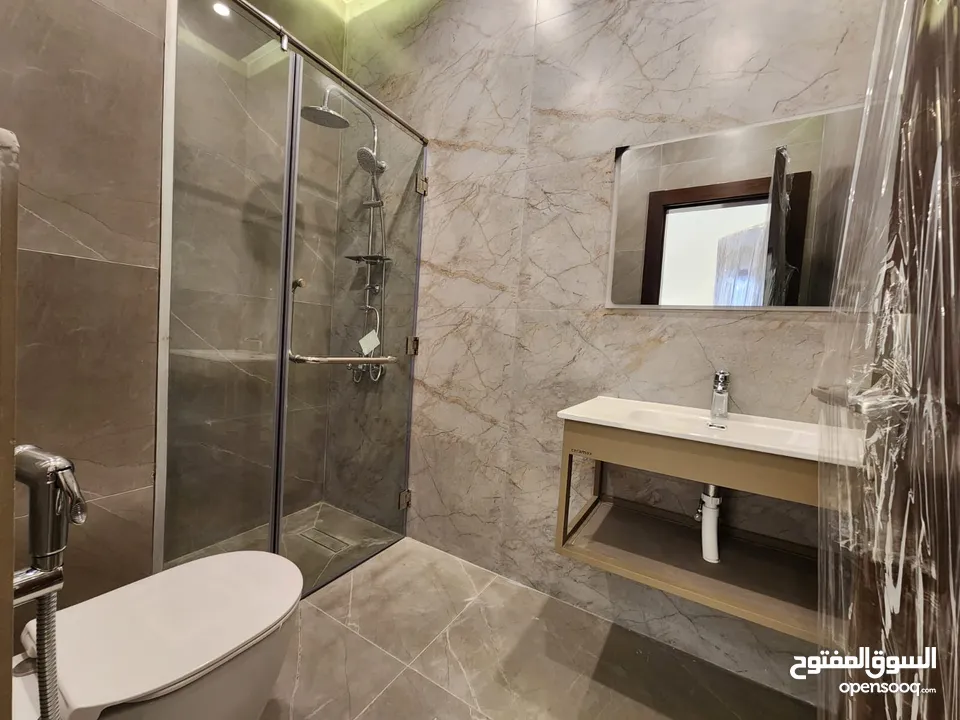 شقة فارغة للبيع في دابوق- REF:14660