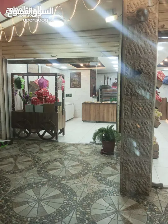 عدة محل حلويات كاملة للبيع بسعر مغري
