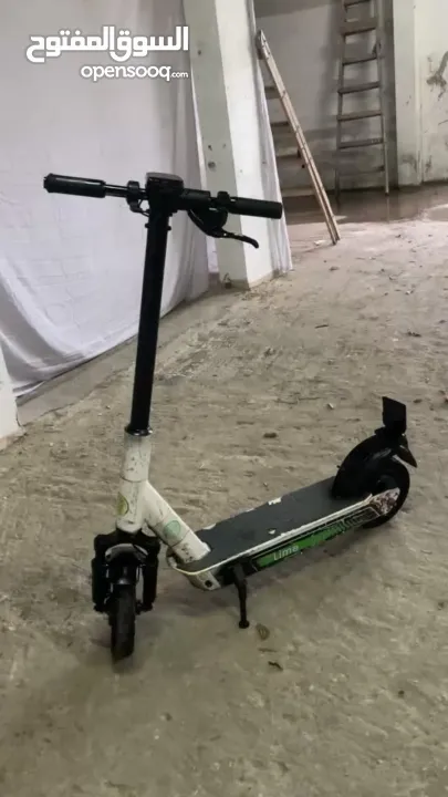 سكوتر كهربائي