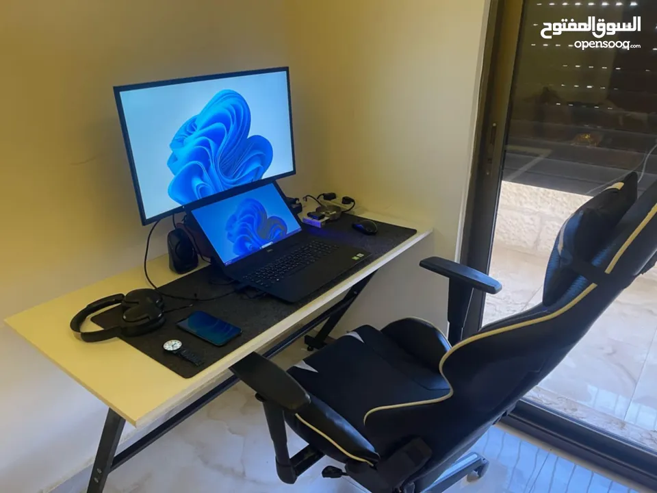 مكتب جيمنج مزود ب اضاءة RGB ملونه مع ريموت تحكم بسعر 38دينار شامل التوصيل العرض لفتره محدودة