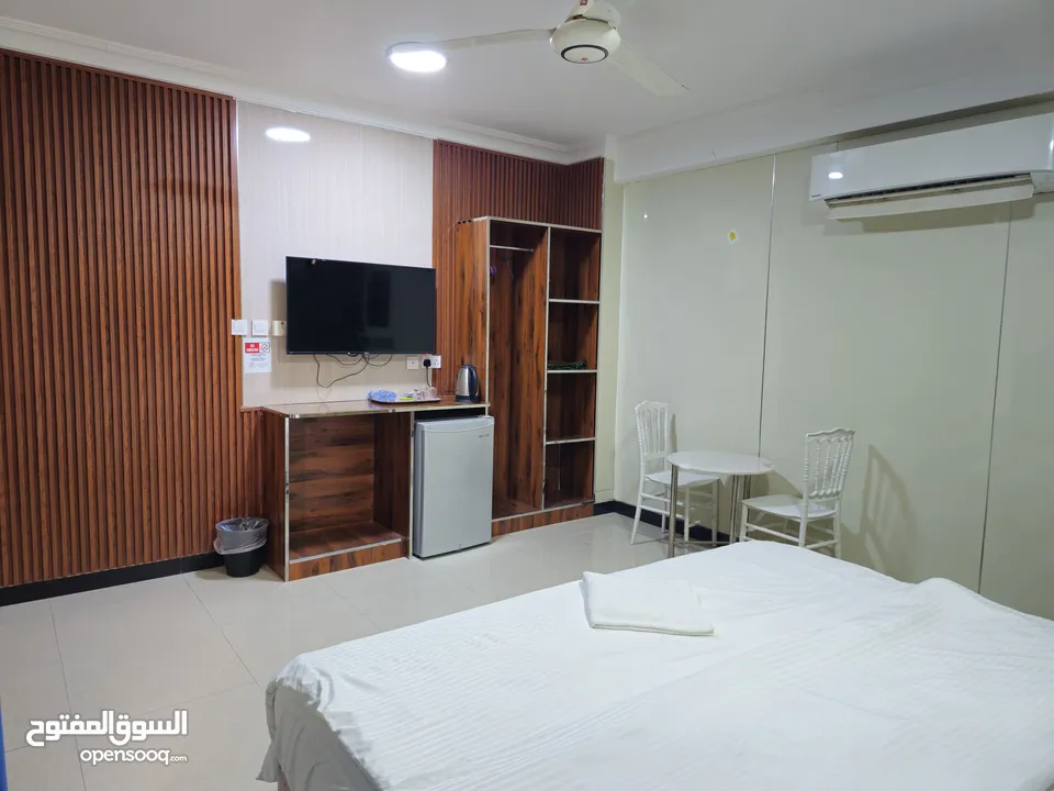 غرف وشقق للإجار اليومي والشهري INDIVIDUAL ROOMS AND APARTMENTS AVAILABLE FOR DAILY OR MONTHLY RENTAL