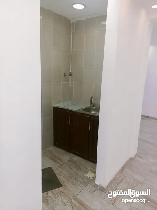 معرض و مكاتب تجارية للايجار