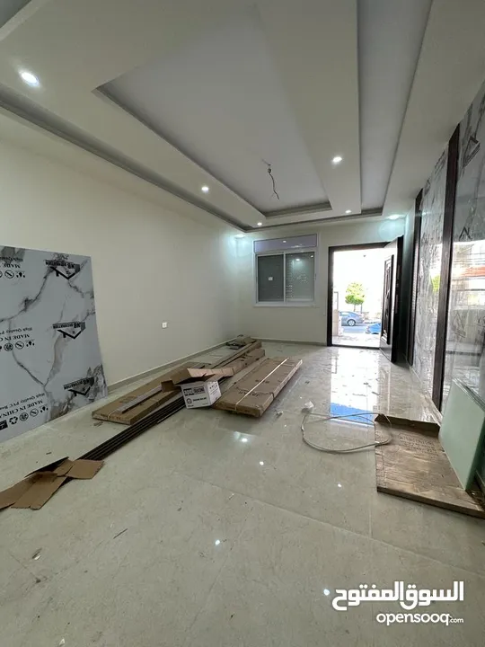 شقة جديدة للبيع طابق ارضي مدخل مستقل مع مطبخ راكب دوار صحارى