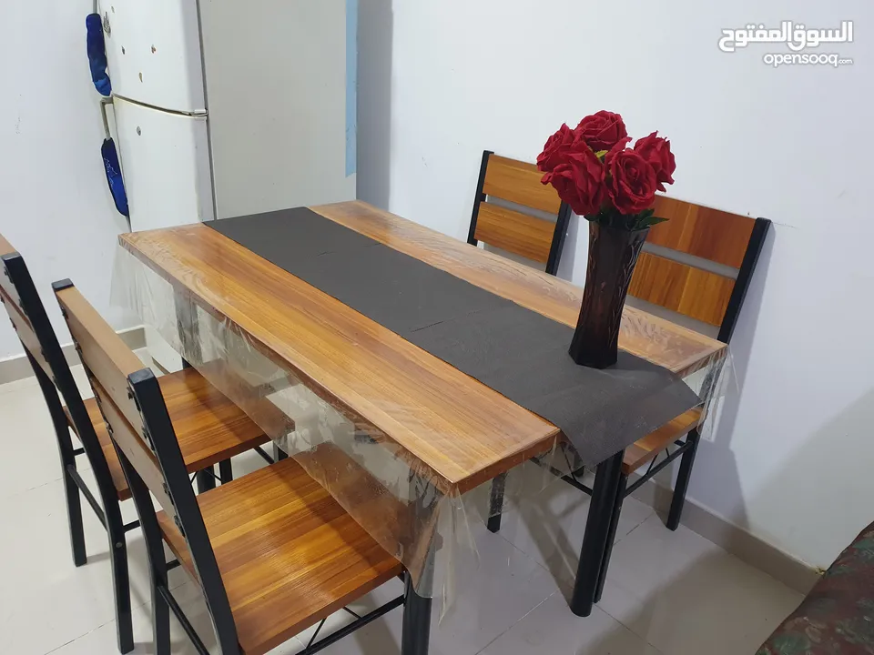 4 chairs Dining table