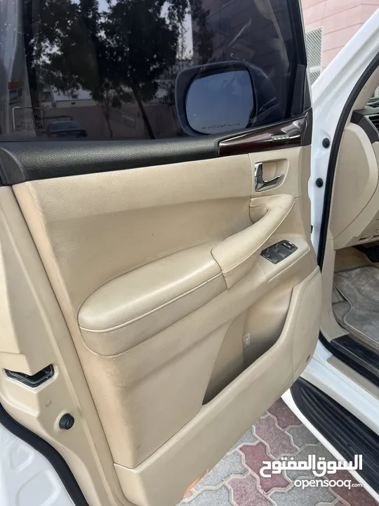 للبيع لكزس استيشن Lx 570 موديل 2010 خليجي  فل ابشن ملكيه سنه بدون حوادث وصبغ الوكاله ابيض لؤلؤي