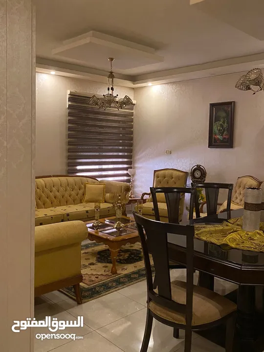 اثاث غرفة ضيوف او معيشة صالون عائلة