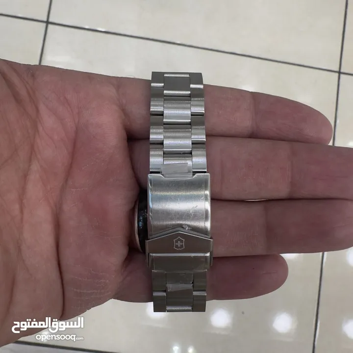 VICTORINOX SWISS ARMY