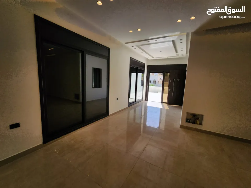 روف للبيع في عبدون  ref : 14328