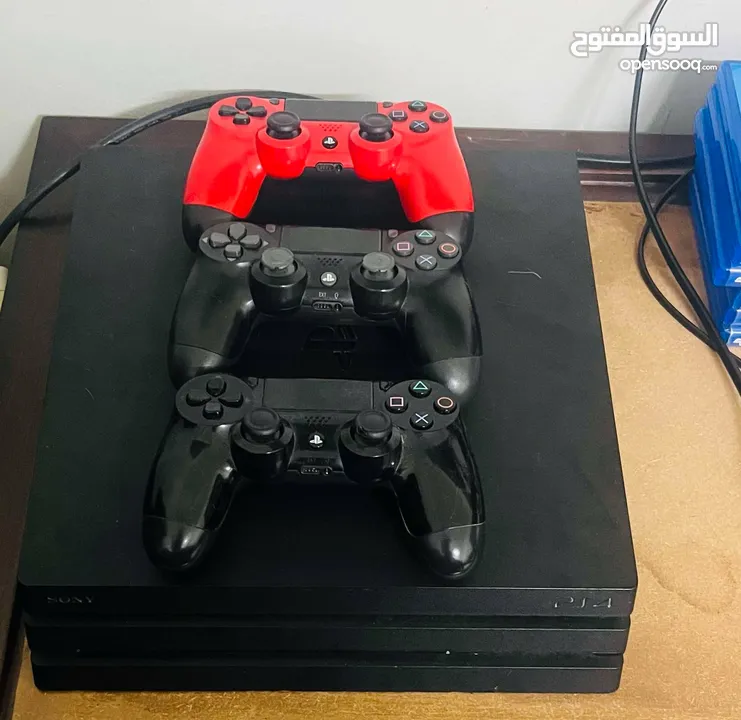 PS4 PRO 1TB , 3 CONTROLLERS , 6 GAMES