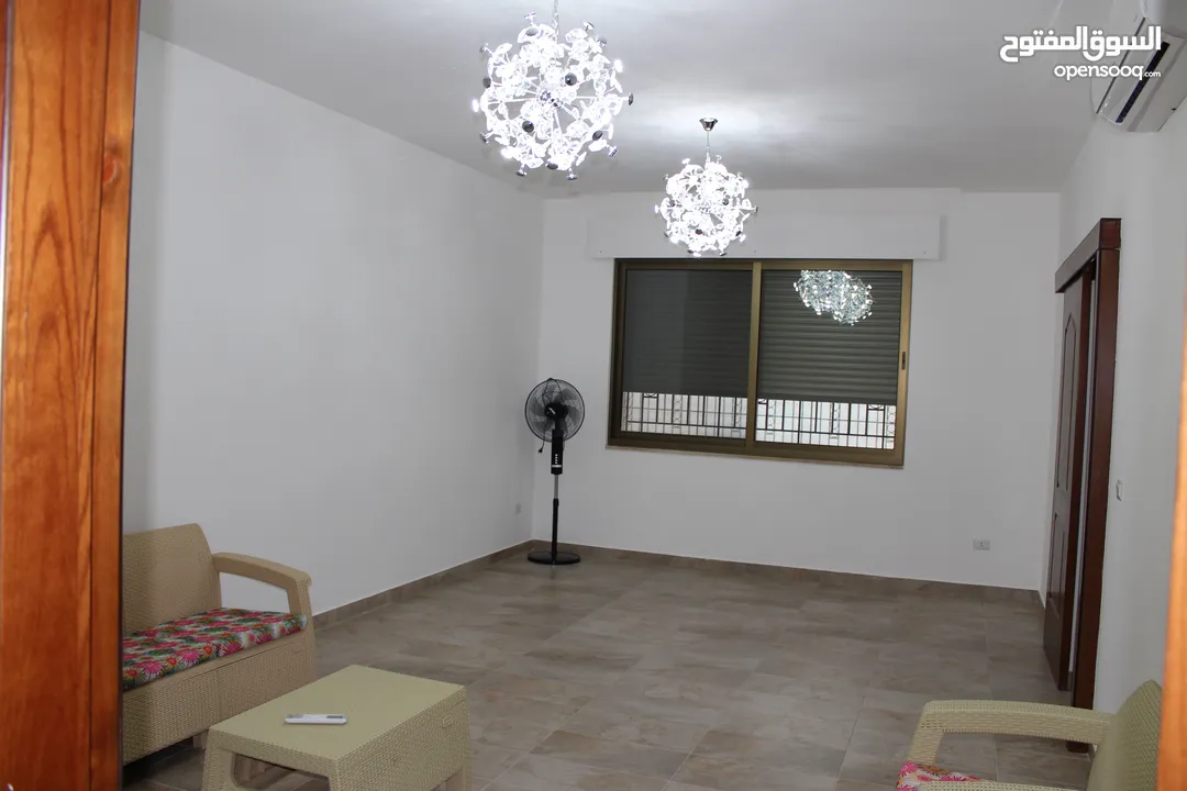 بيع بيت مستقل (فيلا) بالسلط  دعم الغزالات ,ام جوزة، تشطيبات فاخرى، بناء 230م ترسات 400م ,900م ارض