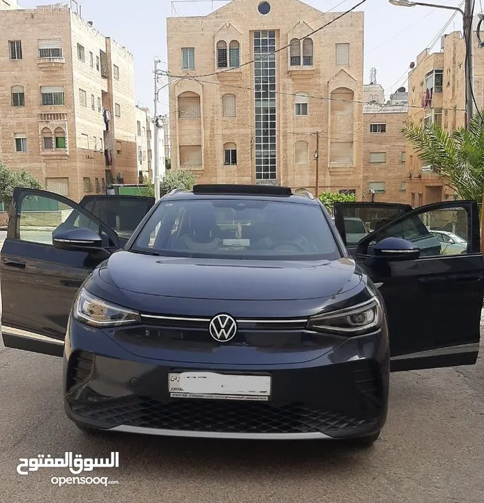 ID 4 CROZZ PURE+ 2022 لون مميز