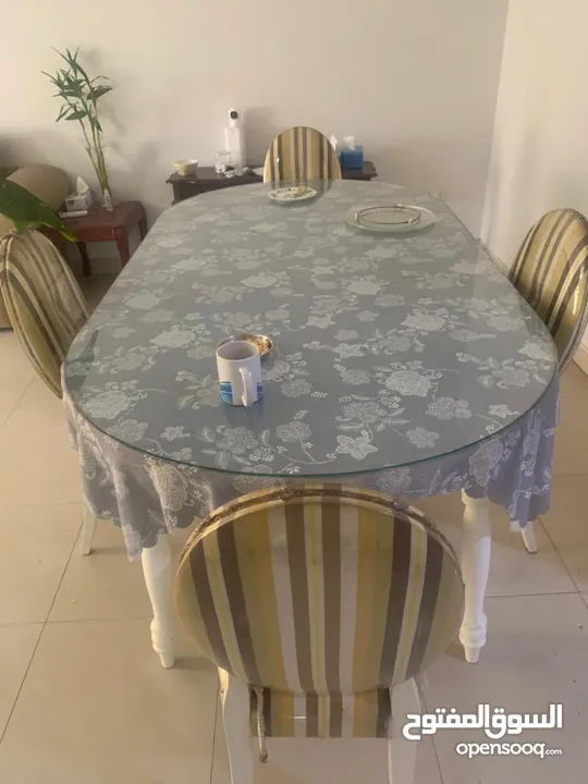 dining table for sell urgent